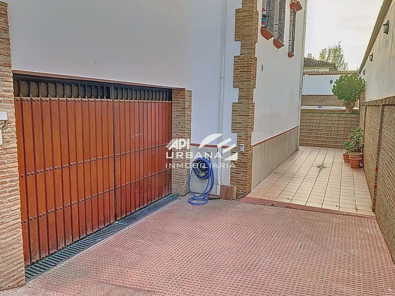 5 soveværelse Villa til salg i Lucena med swimmingpool - € 580.000 (Ref: 9963682)