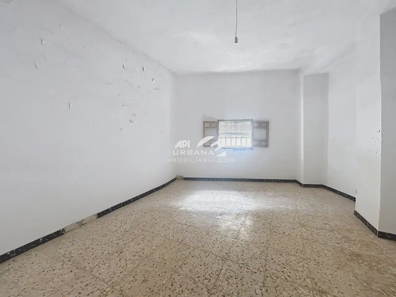 8 bedroom Townhouse for sale in Cabra - € 80,000 (Ref: 9963687)