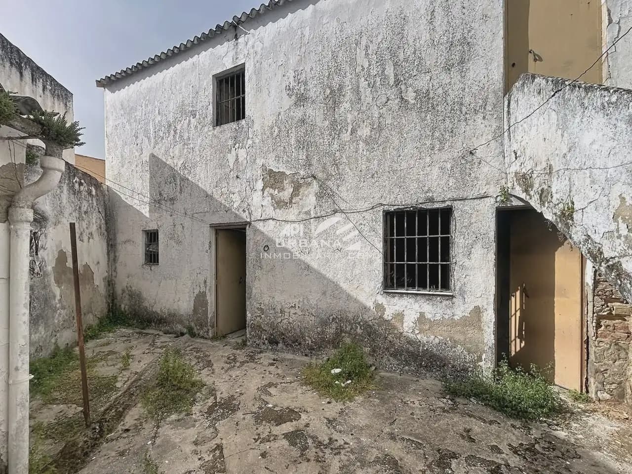 8 bedroom Townhouse for sale in Cabra - € 80,000 (Ref: 9963687)