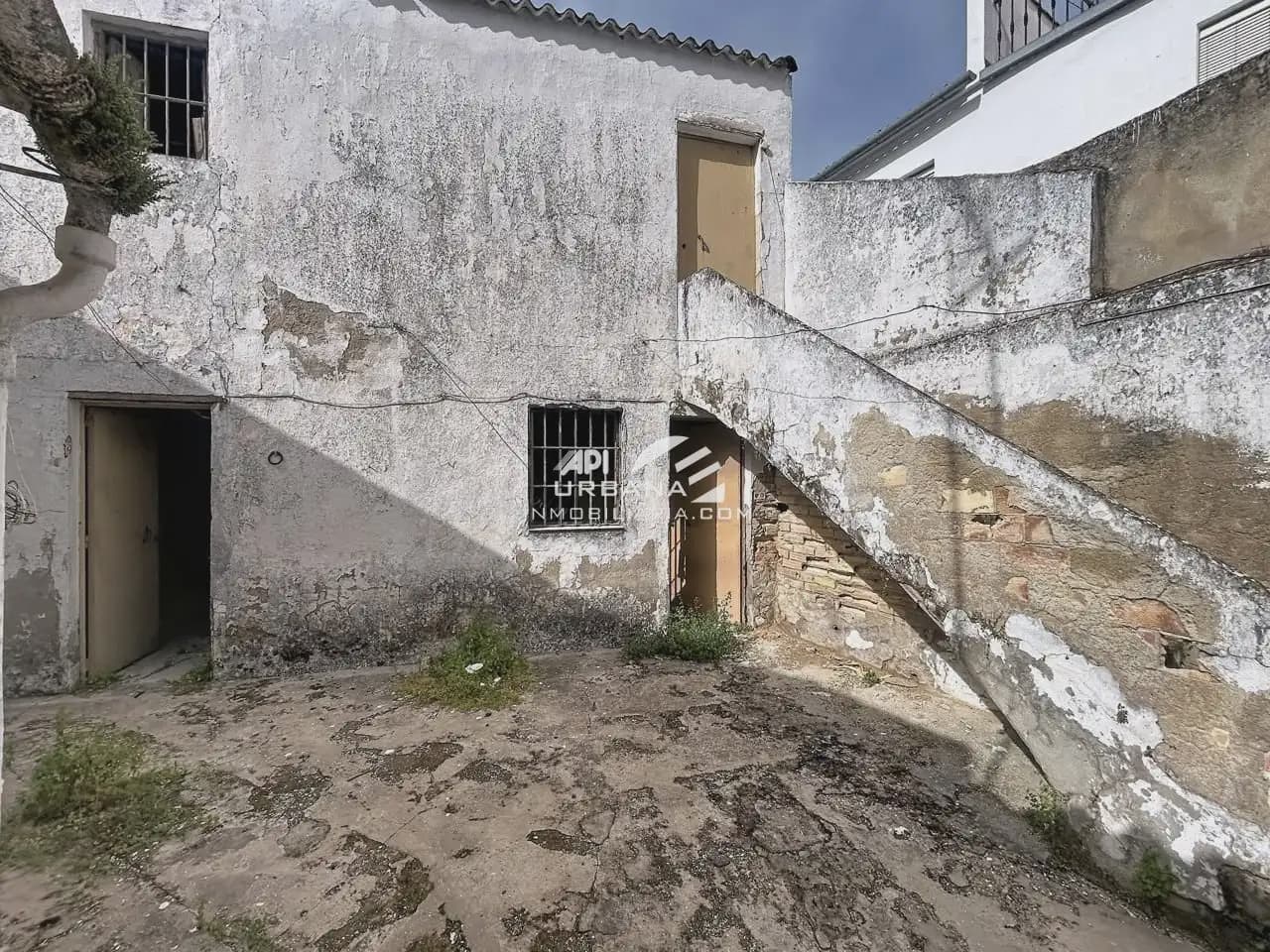 8 bedroom Townhouse for sale in Cabra - € 80,000 (Ref: 9963687)