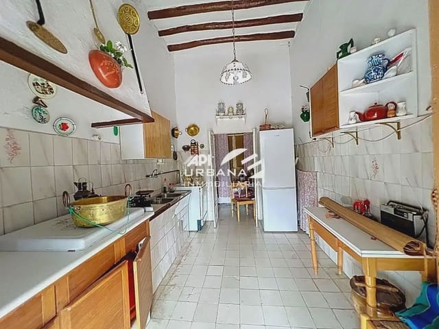 4 soveværelse Finca/Landehus til salg i Lucena med swimmingpool - € 370.000 (Ref: 9963692)