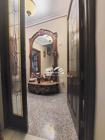 Casa de 4 habitaciones en Lucena en venta - 450.000 € (Ref: 9963695)