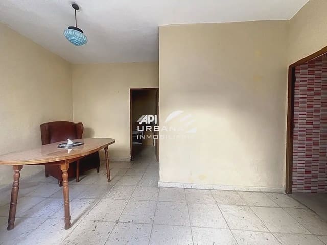 Casa de 4 habitaciones en Lucena en venta - 126.000 € (Ref: 9963700)