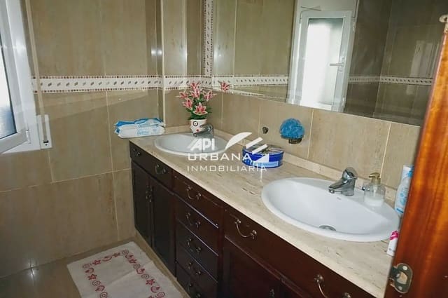 6 soveværelse Finca/Landehus til salg i Lucena med swimmingpool - € 285.000 (Ref: 9963703)
