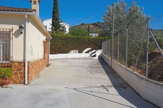 6 soveværelse Finca/Landehus til salg i Lucena med swimmingpool - € 285.000 (Ref: 9963703)