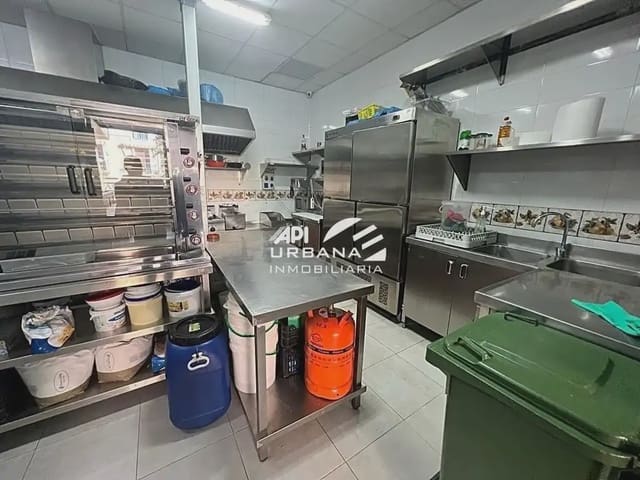 Commercieel te koop in Lucena - € 240.000 (Ref: 9963708)