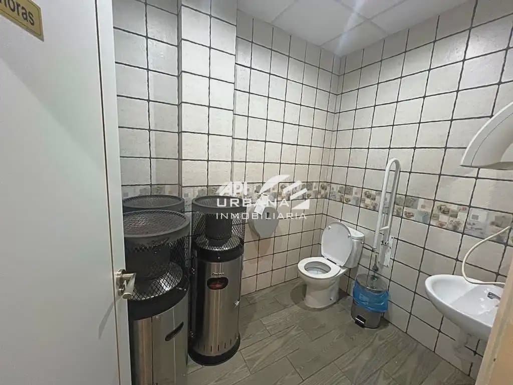 Kommersiell til salgs i Lucena - € 240 000 (Ref: 9963708)