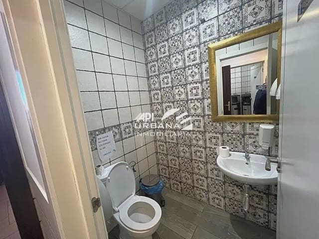 Commercieel te koop in Lucena - € 240.000 (Ref: 9963708)