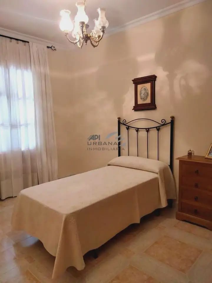 4 quarto Casa em Banda para venda em Lucena - 170 000 € (Ref: 9963709)