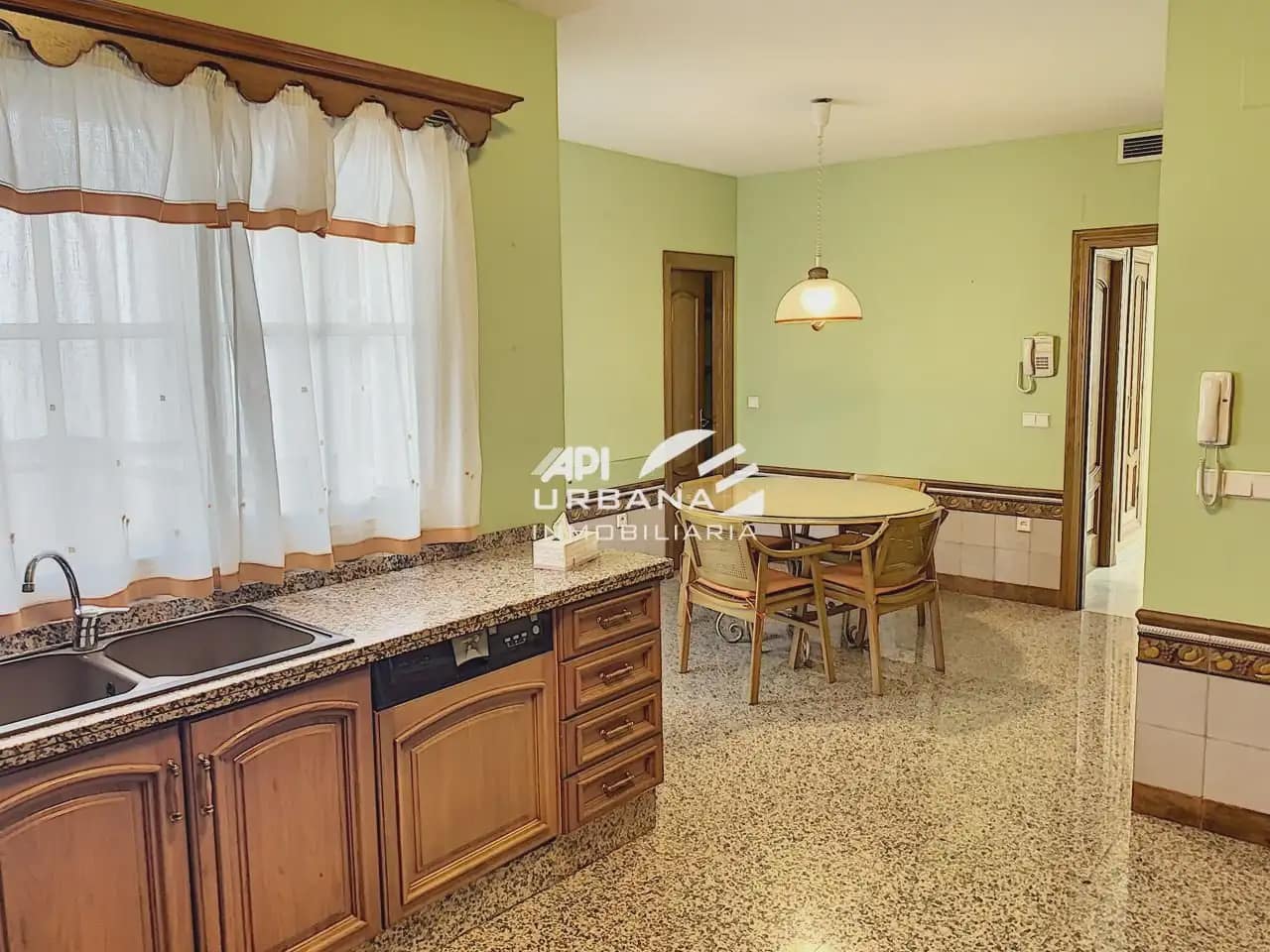 6 Zimmer Villa zu verkaufen in Lucena - 400.000 € (Ref: 9963713)