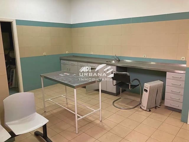Commerciale in vendita in Lucena - 275.000 € (Rif: 9963717)