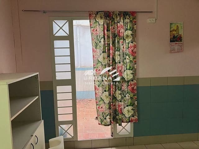 Commerciale in vendita in Lucena - 275.000 € (Rif: 9963717)