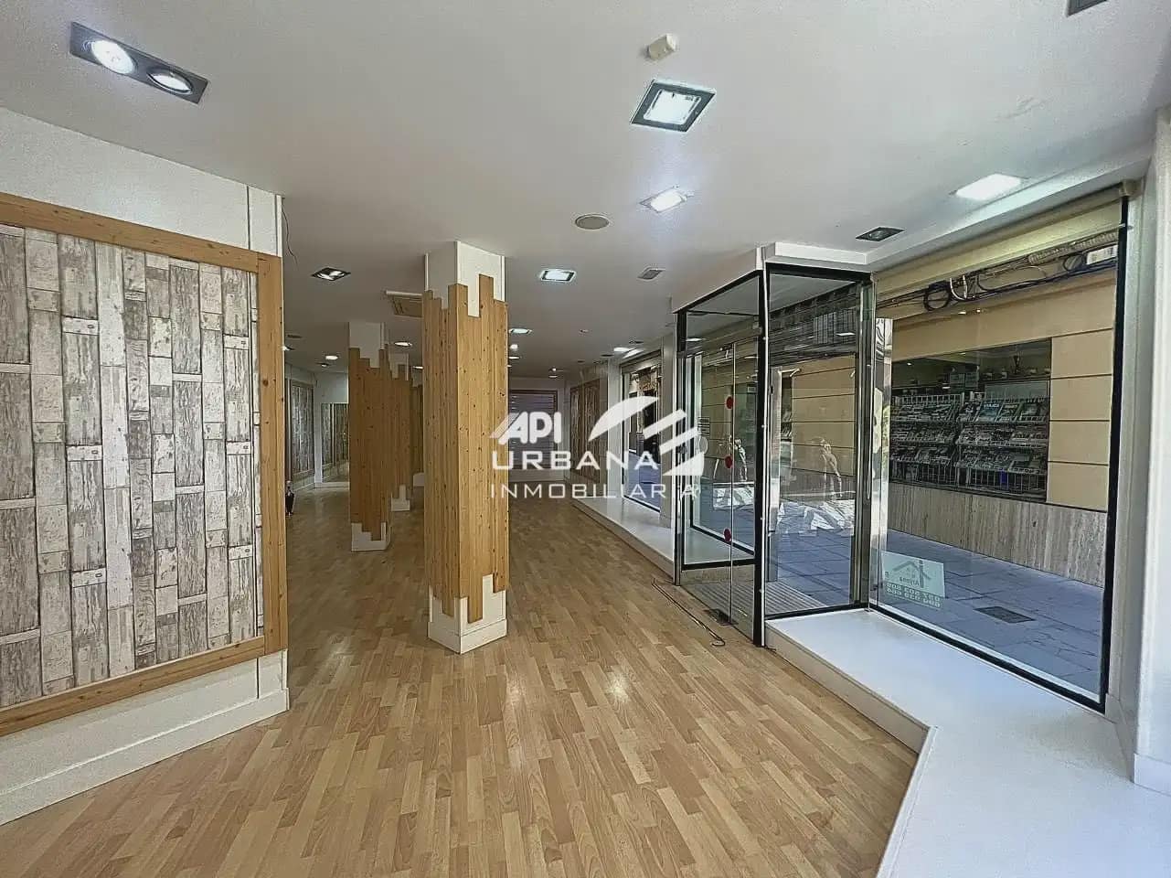 Erhverv til salg i Lucena - € 230.000 (Ref: 9963718)