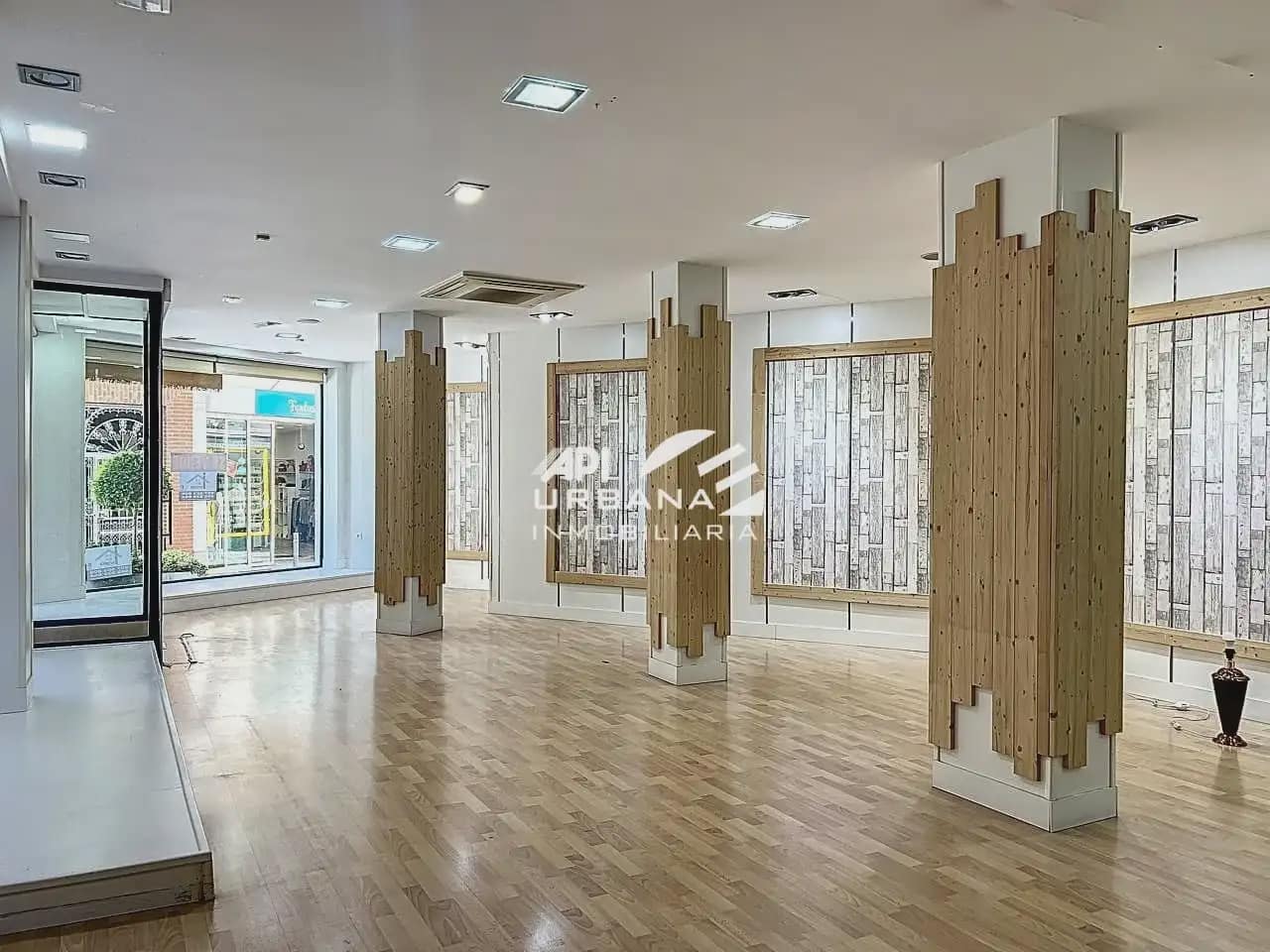 Erhverv til salg i Lucena - € 230.000 (Ref: 9963718)