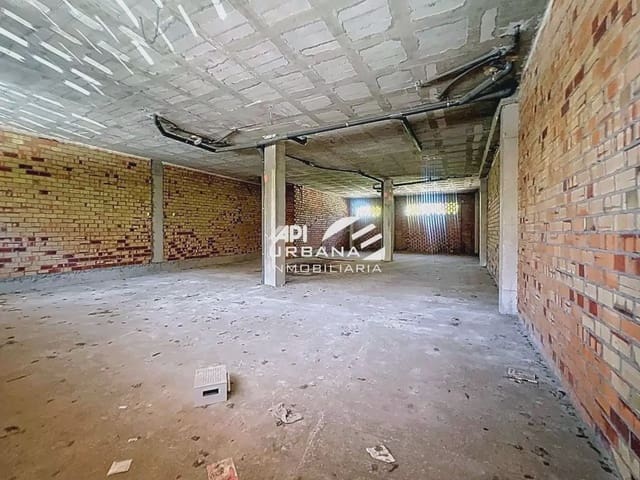 Kaupallinen vuokrattavana paikassa Lucena - 900 € (Ref: 9963719)