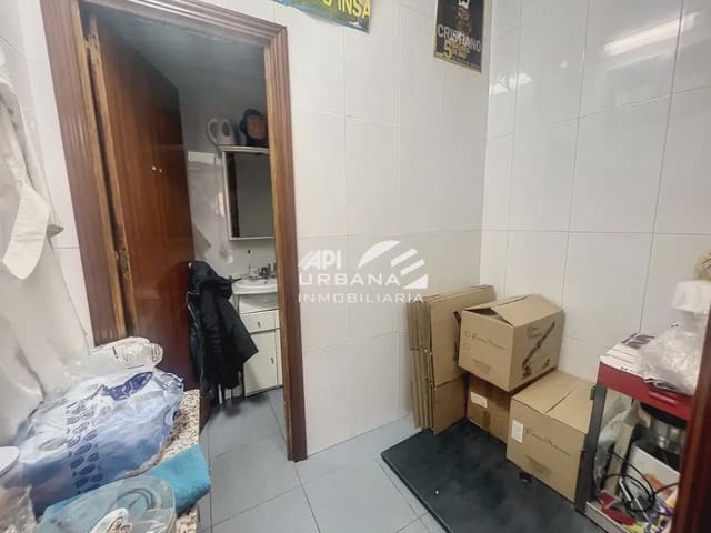 Commercieel te koop in Lucena - € 77.000 (Ref: 9963720)