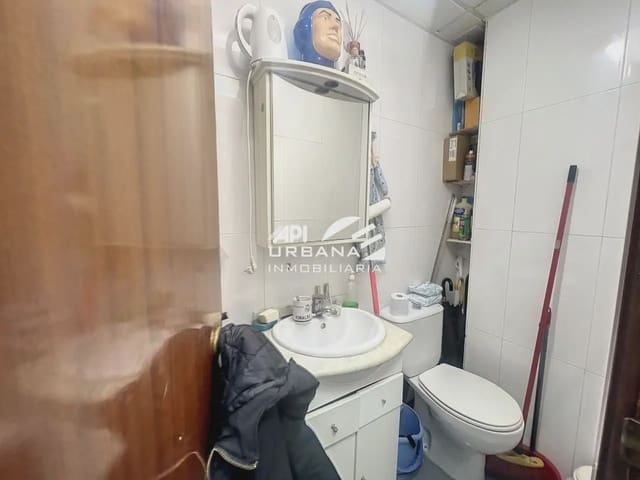 Commercieel te koop in Lucena - € 77.000 (Ref: 9963720)