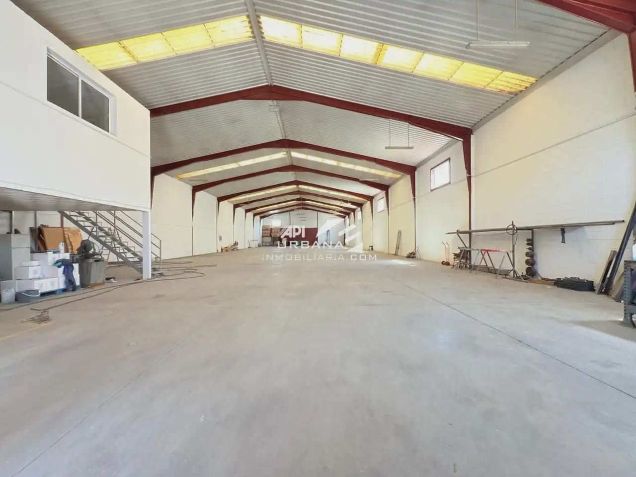 Erhverv til salg i Lucena - € 240.000 (Ref: 9963737)