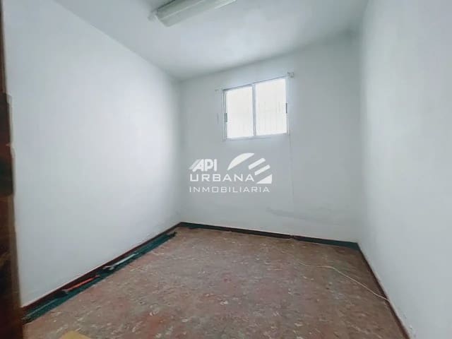 Commercieel te koop in Lucena - € 140.000 (Ref: 9963744)