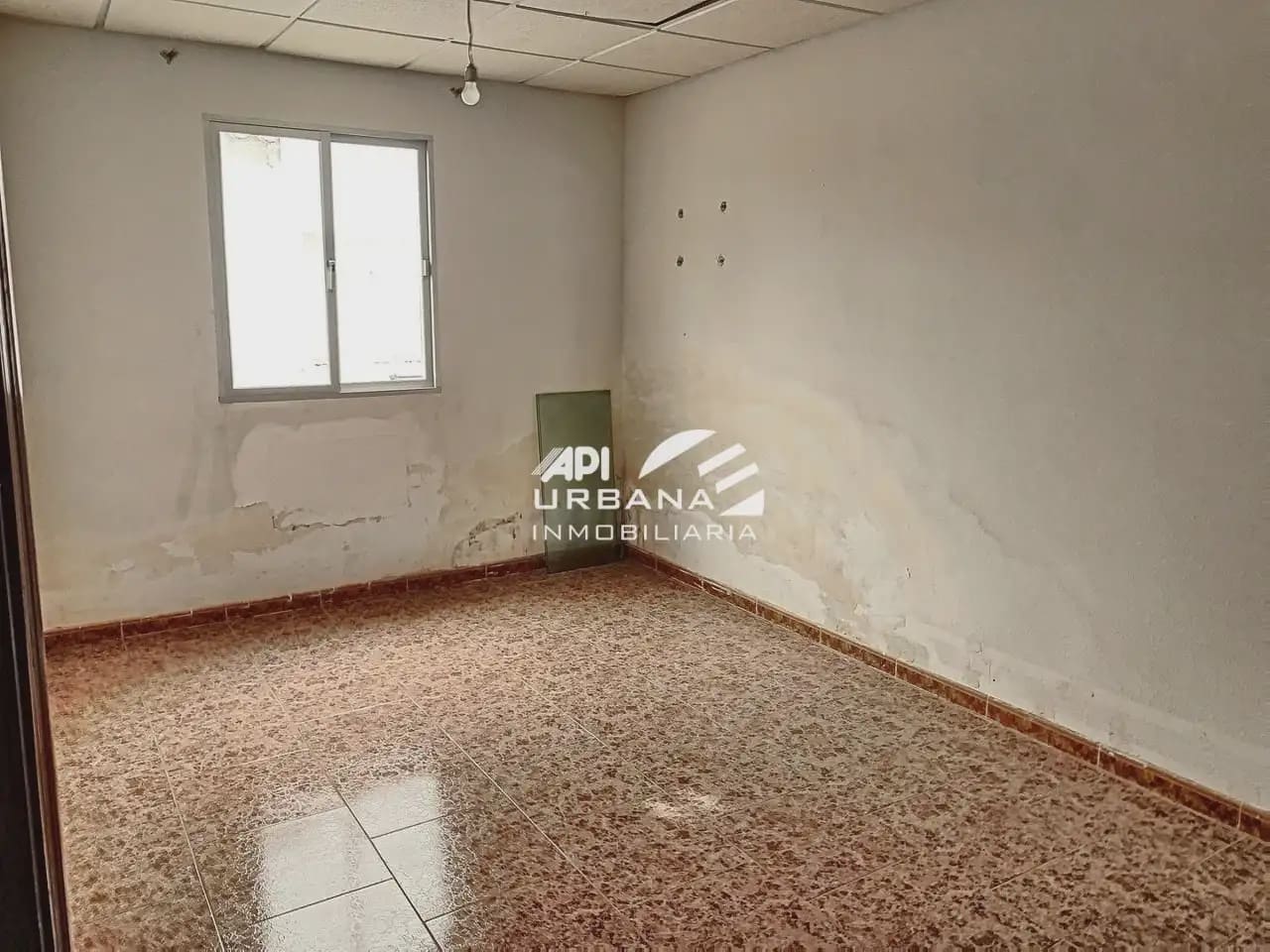 Commercial for rent in Lucena - € 700 (Ref: 9963753)