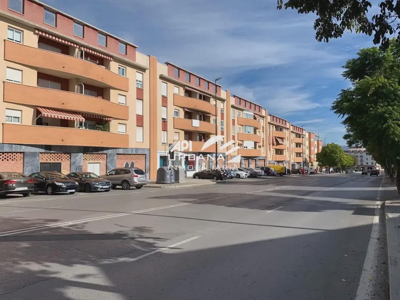 Commercieel te huur in Lucena - € 600 (Ref: 9963756)