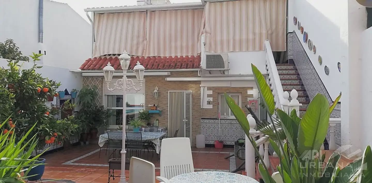 4 soveværelse Byhus til salg i Nueva Carteya med swimmingpool garage - € 180.000 (Ref: 9963757)