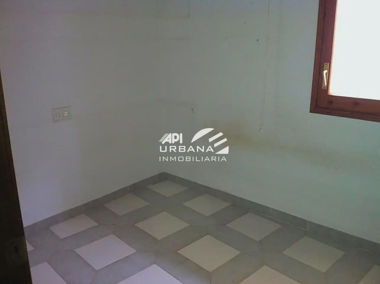 3 makuuhuone Asunto myytävänä paikassa Lucena - 95 000 € (Ref: 9963776)