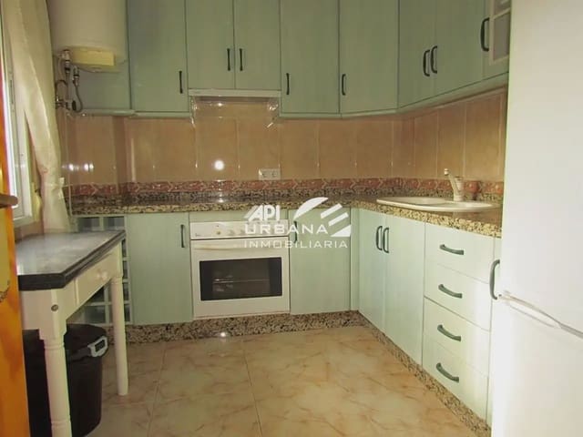 3 soveværelse Finca/Landehus til salg i Lucena med swimmingpool - € 270.000 (Ref: 9963777)