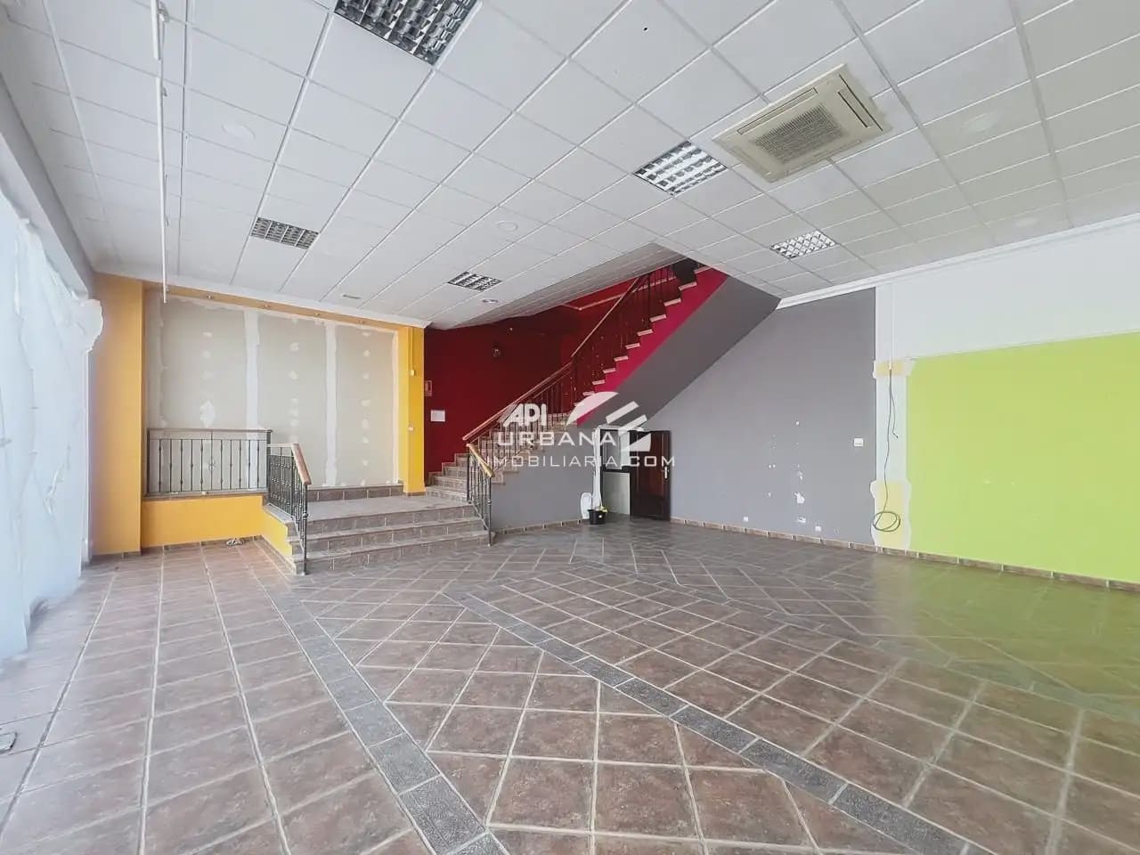 Commerciale da affittare in Lucena - 1.650 € (Rif: 9963802)