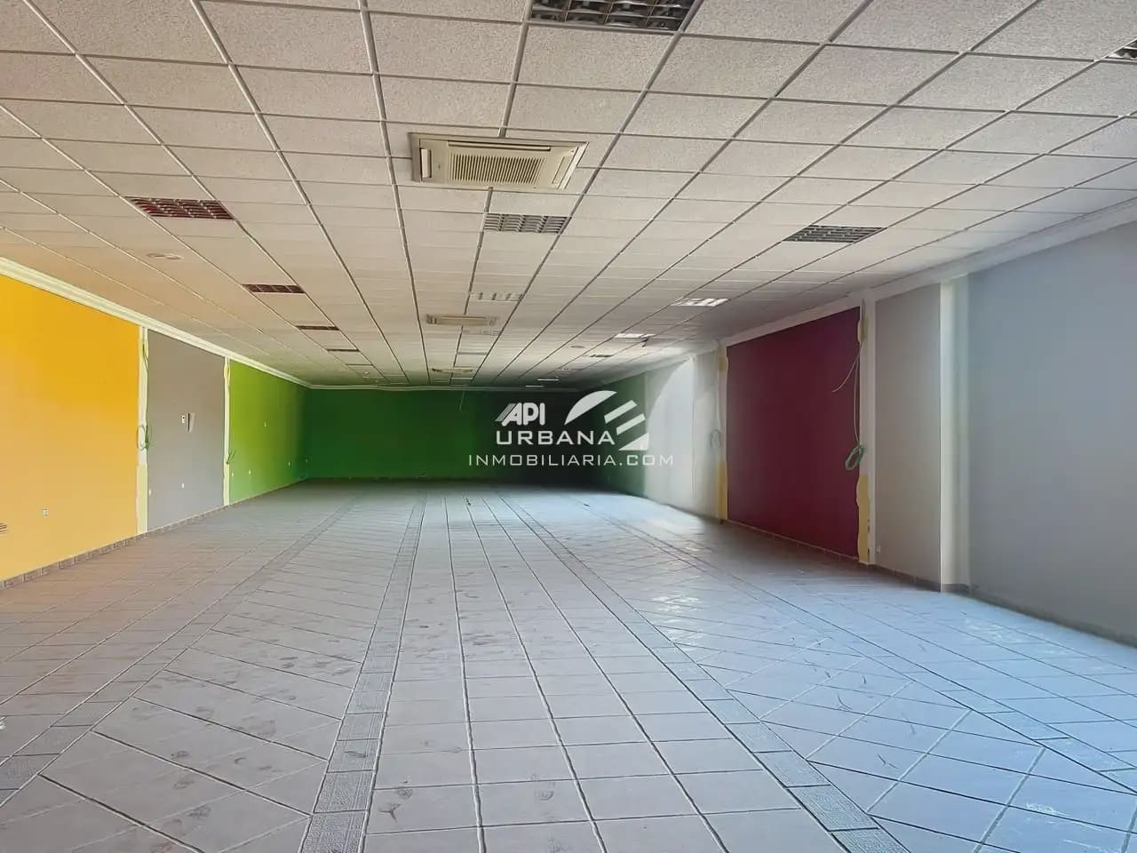 Commerciale da affittare in Lucena - 1.650 € (Rif: 9963802)