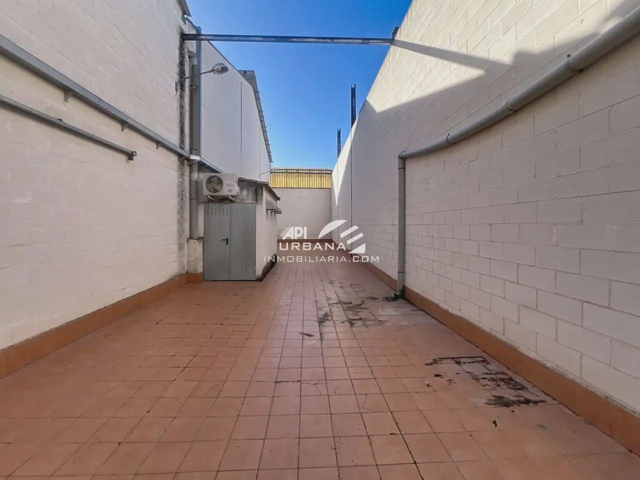 Commerciale da affittare in Lucena - 1.650 € (Rif: 9963802)