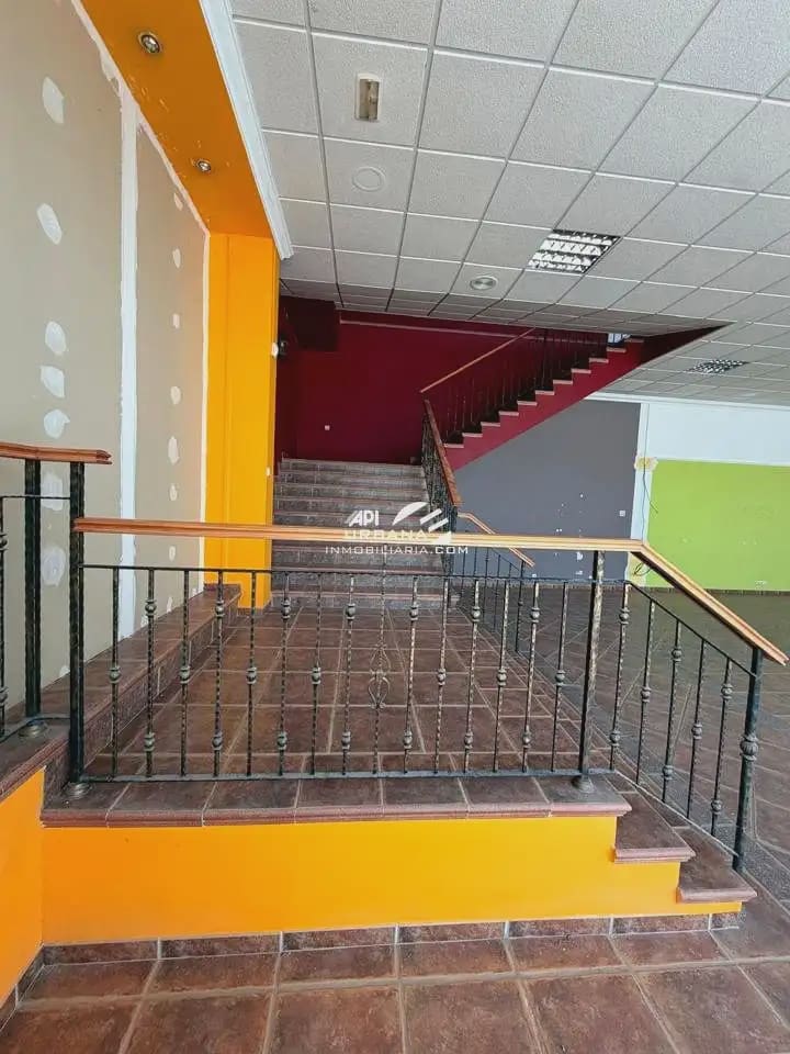 Kaupallinen vuokrattavana paikassa Lucena - 1 150 € (Ref: 9963802)