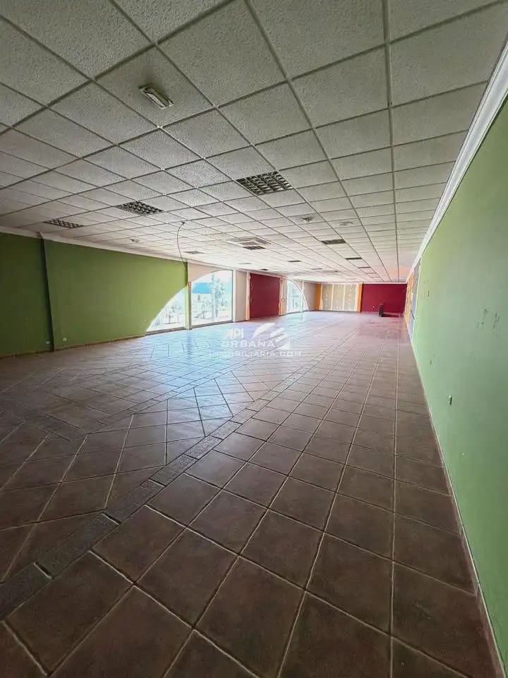 Kaupallinen vuokrattavana paikassa Lucena - 1 150 € (Ref: 9963802)