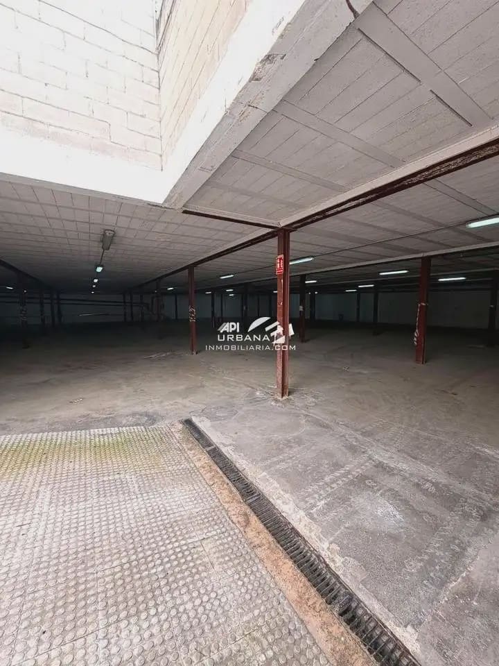 Kaupallinen vuokrattavana paikassa Lucena - 1 150 € (Ref: 9963802)