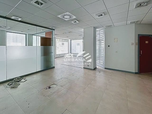 Kommersiell til leie i Lucena - € 900 (Ref: 9963804)