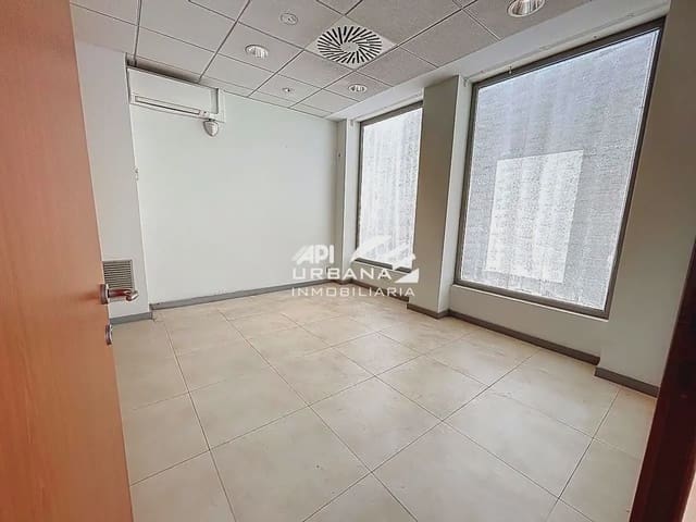 Kommersiell til leie i Lucena - € 900 (Ref: 9963804)