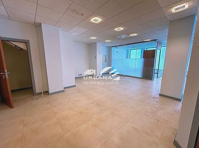 Kommersiell til leie i Lucena - € 900 (Ref: 9963804)