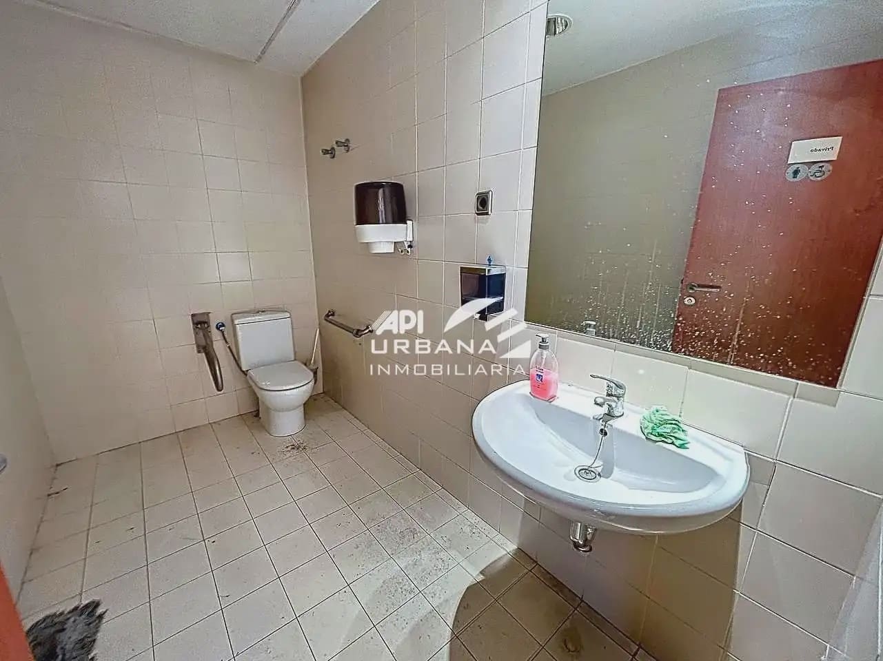 Commercial for rent in Lucena - € 900 (Ref: 9963804)