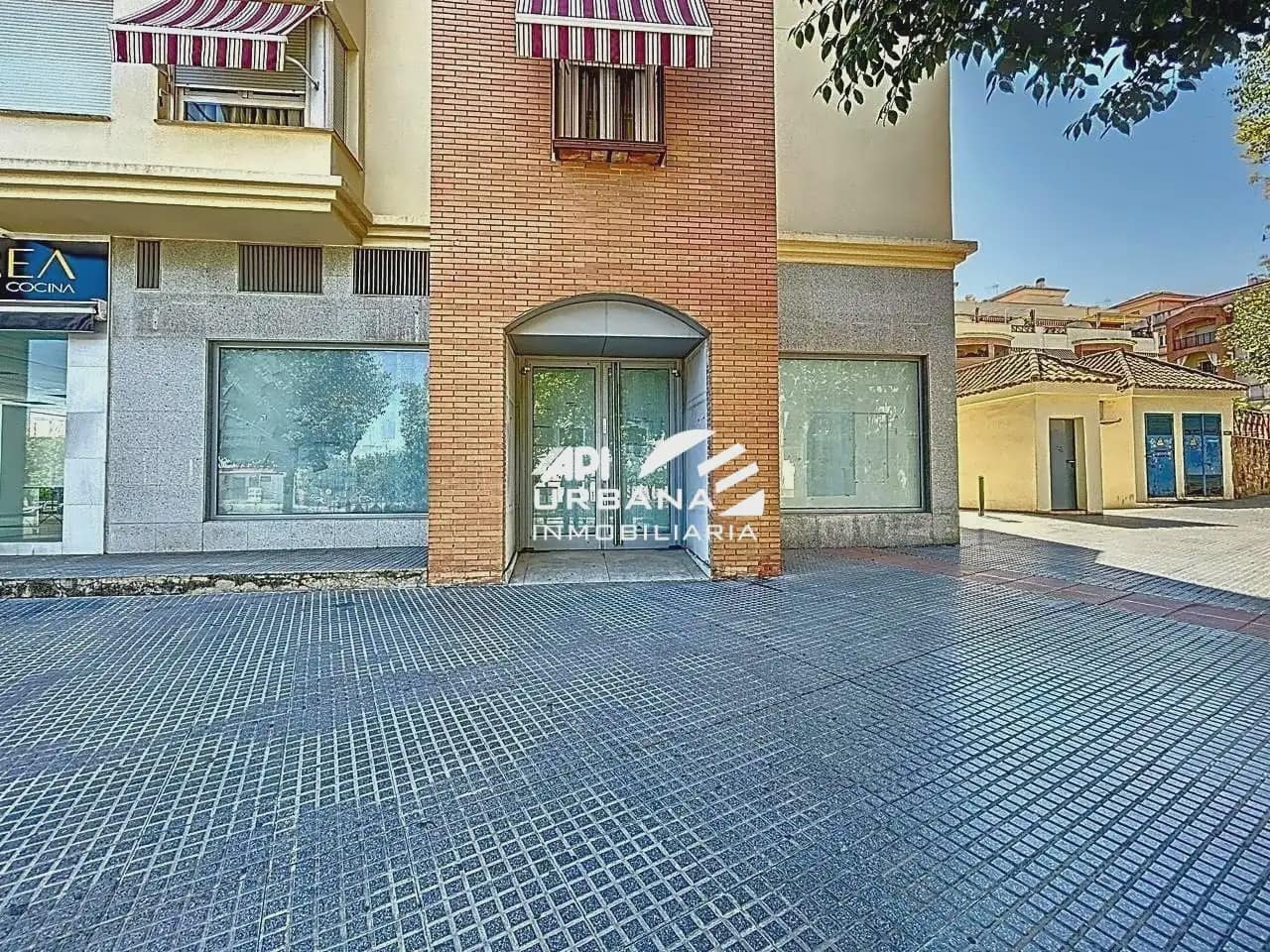 Commercial for rent in Lucena - € 900 (Ref: 9963804)