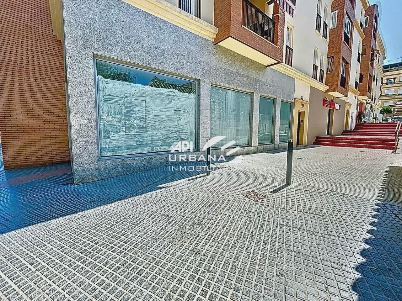 Commercial for rent in Lucena - € 900 (Ref: 9963804)