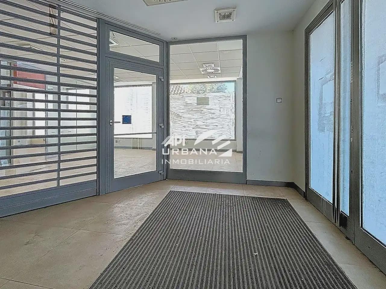 Commercial for rent in Lucena - € 900 (Ref: 9963804)