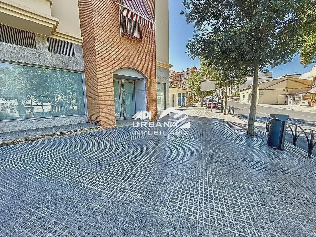Commercial for rent in Lucena - € 900 (Ref: 9963804)
