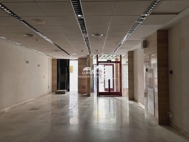Erhverv til salg i Cabra - € 335.000 (Ref: 9963808)