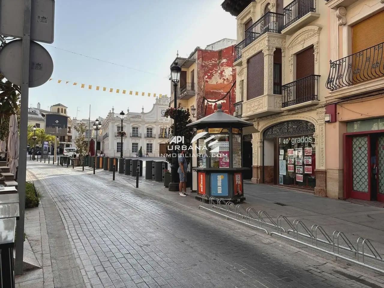 Erhverv til salg i Cabra - € 335.000 (Ref: 9963808)