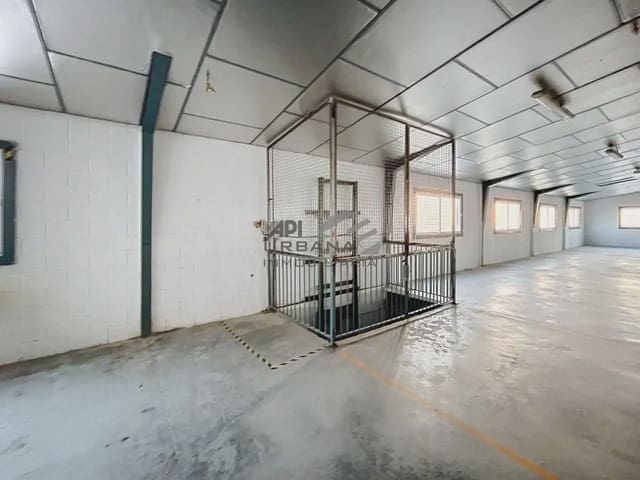 Kaupallinen vuokrattavana paikassa Lucena - 1 500 € (Ref: 9963811)