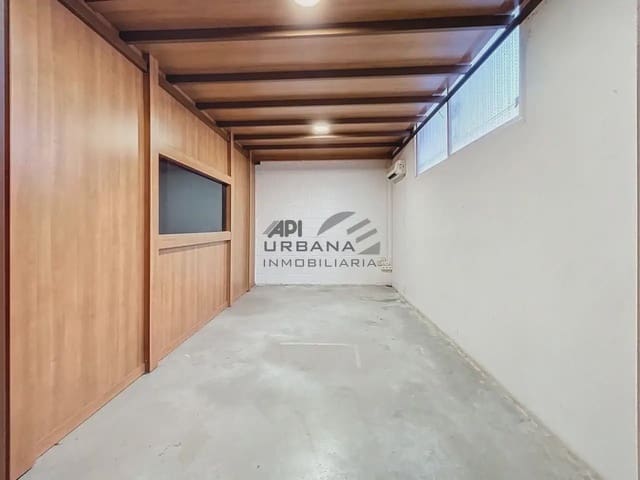 Kaupallinen vuokrattavana paikassa Lucena - 1 500 € (Ref: 9963811)