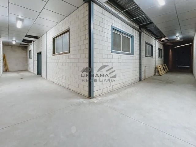 Kaupallinen vuokrattavana paikassa Lucena - 1 500 € (Ref: 9963811)