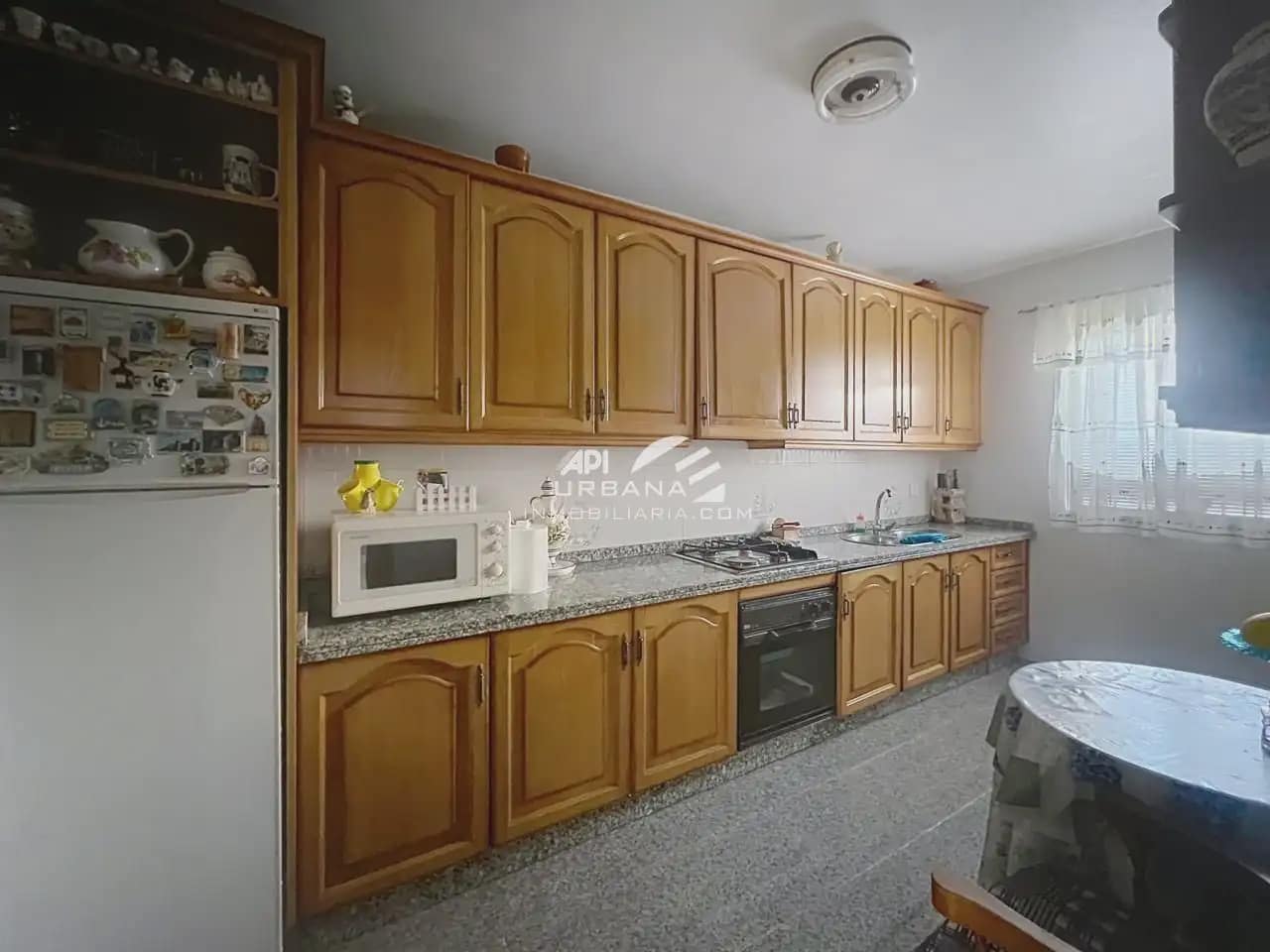 Casa de 4 habitaciones en Lucena en venta - 237.000 € (Ref: 9963812)