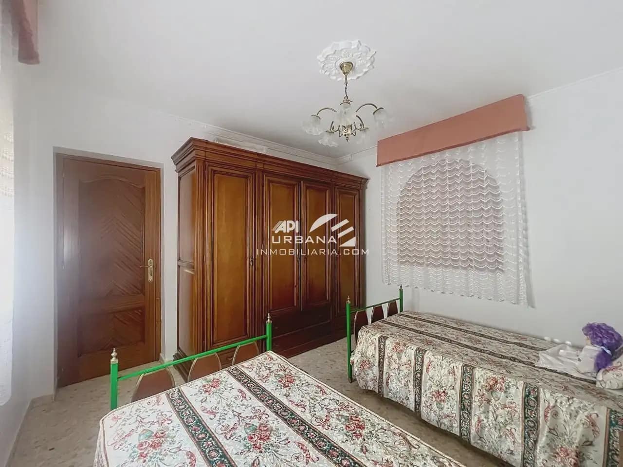 Casa de 4 habitaciones en Lucena en venta - 237.000 € (Ref: 9963812)