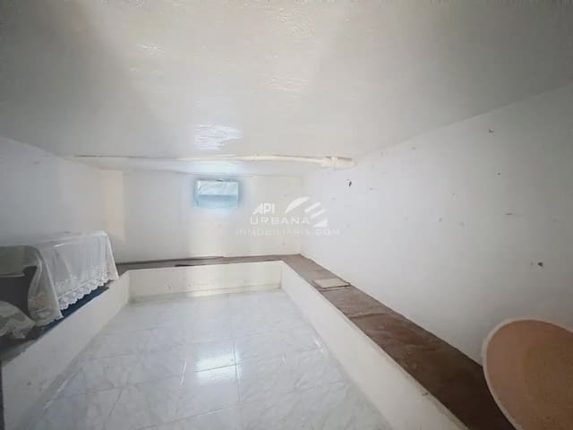 Casa de 4 habitaciones en Lucena en venta - 237.000 € (Ref: 9963812)